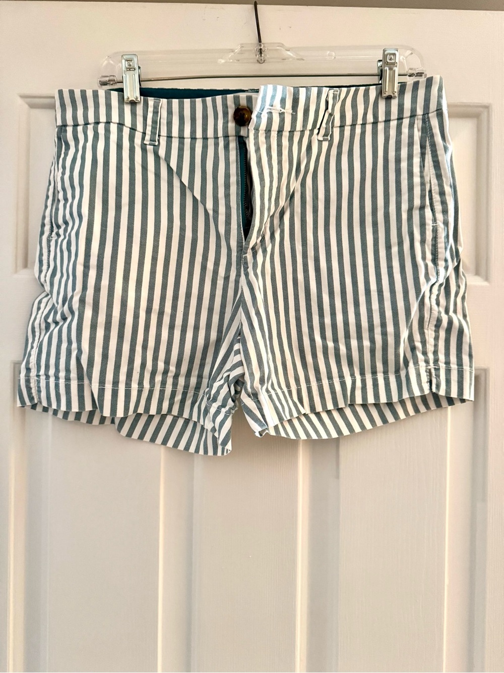 Old Navy White and Green Waistband Everyday Shorts